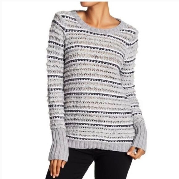 NWT Chaser Gray Fringed Triangle Back Sweater SZ M - Picture 2 of 9